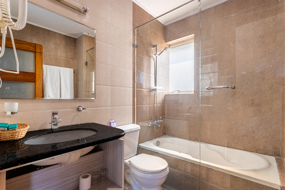 Two Bedroom Apartment (With Bathtub) 